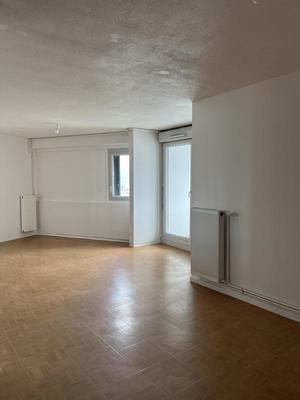 Appartement - 100 m² - 4 pièces