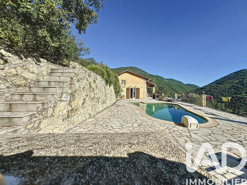 Maison - 96 m² - 4 pièces