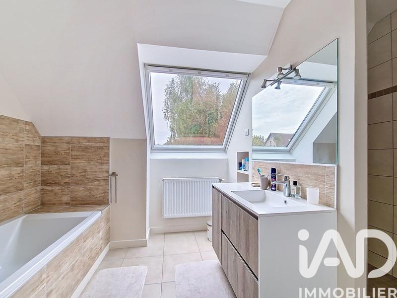 Maison - 235 m² - 8 pièces