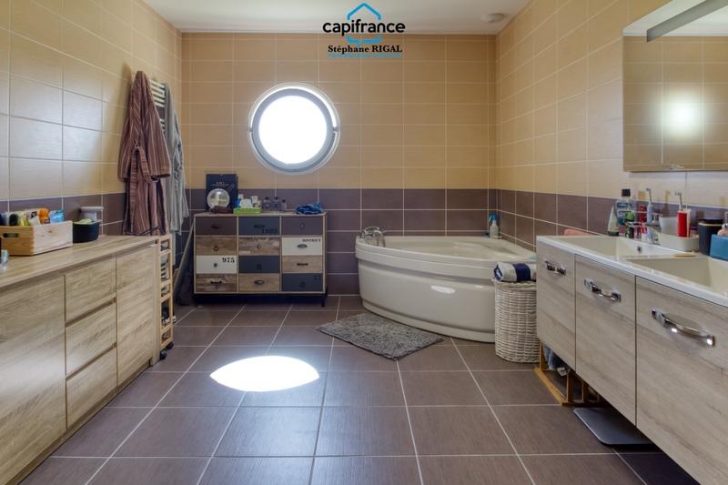 Maison - 140 m² - 5 pièces