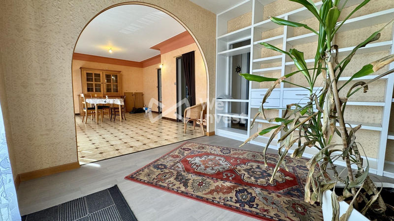 Maison - 121 m² - 8 pièces