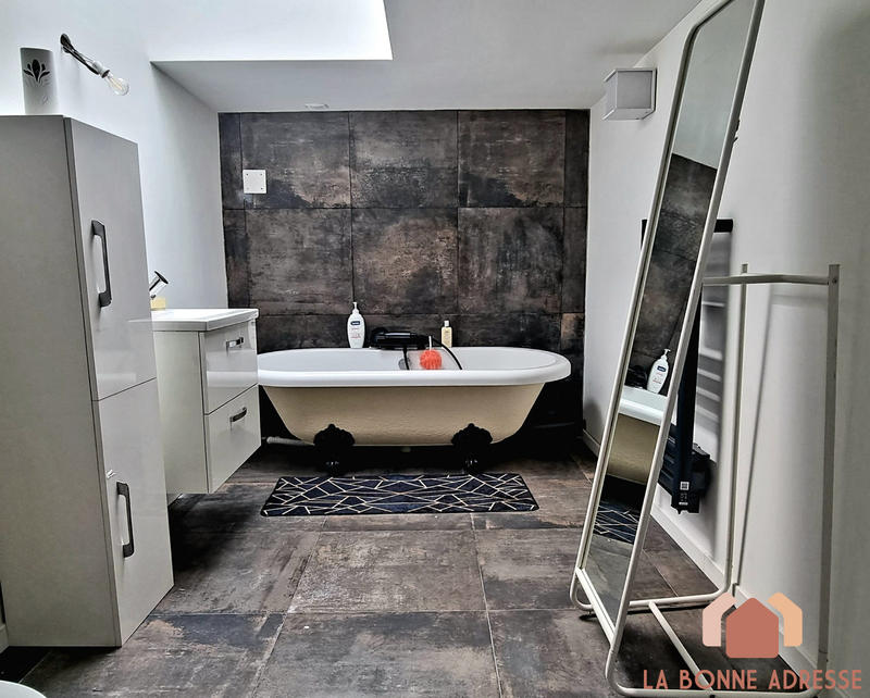 Loft - 205 m² - 5 pièces