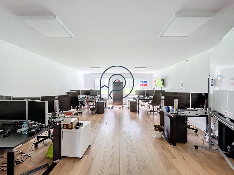 Bureau - 760 m²