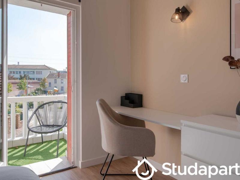 Appartement - 240 m² - 1 pièce