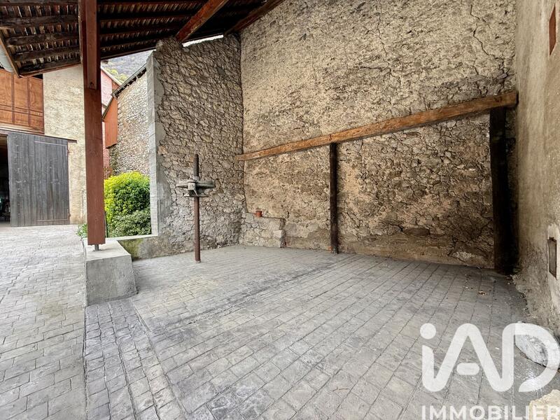 Maison de village - 265 m² - 3 pièces