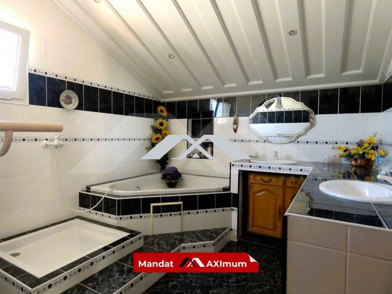 Villa - 166 m² - 6 pièces