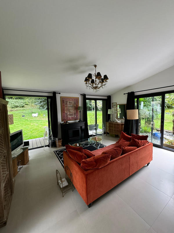 Maison - 200 m² - 7 pièces