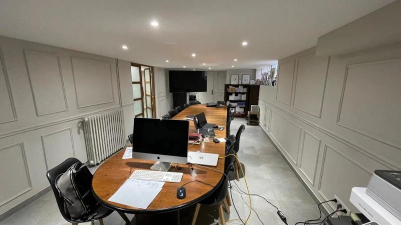 Bureau - 130 m² - 1 pièce