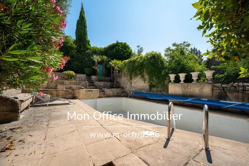 Demeure - 250 m² - 8 pièces