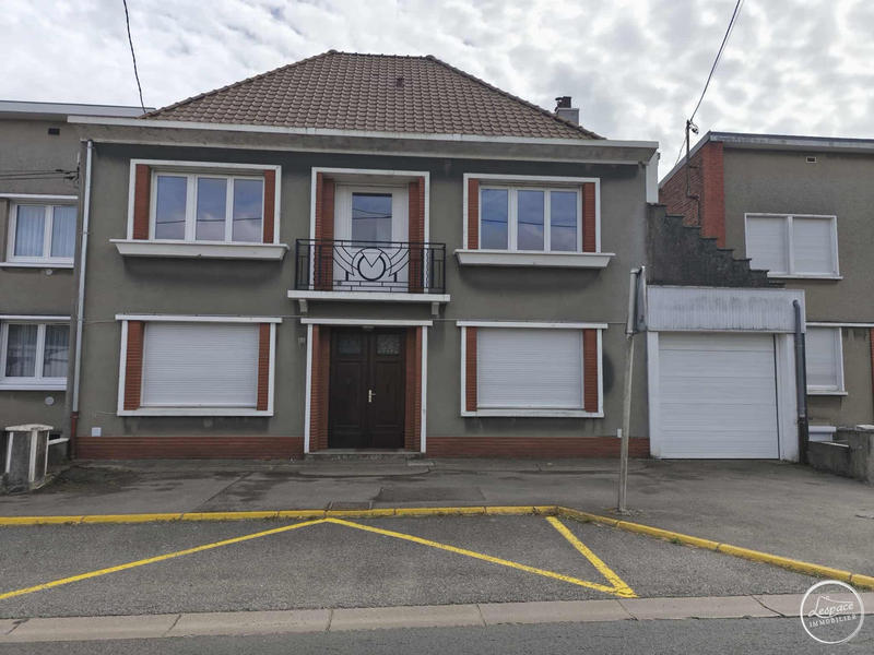 Maison traditionnelle - 152 m² - 6 pièces