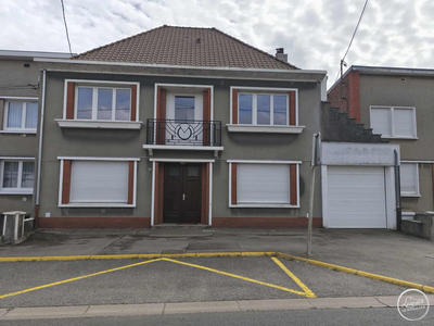 Maison traditionnelle - 152 m² - 6 pièces