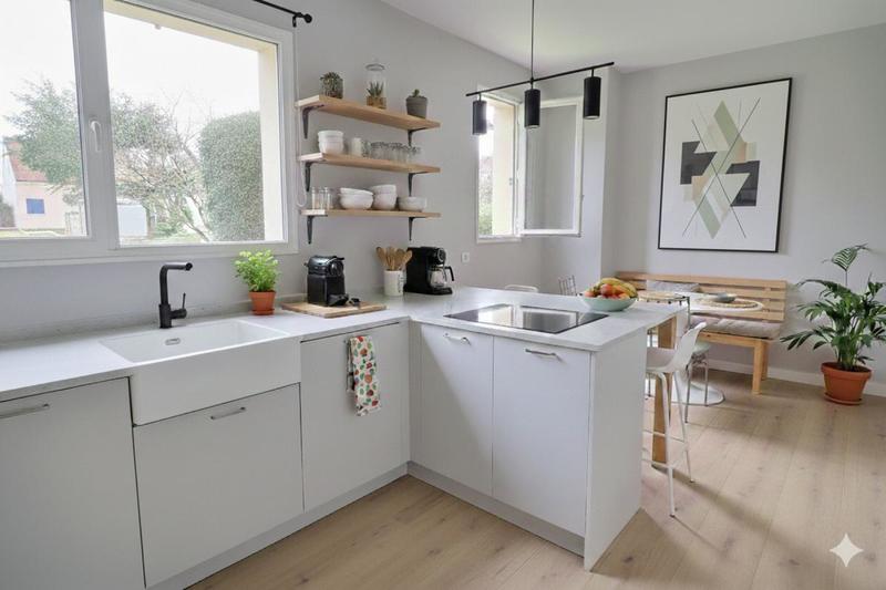 Maison - 230 m² - 9 pièces