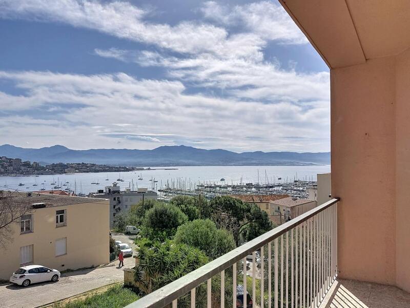 Appartement - 101 m² - 4 pièces