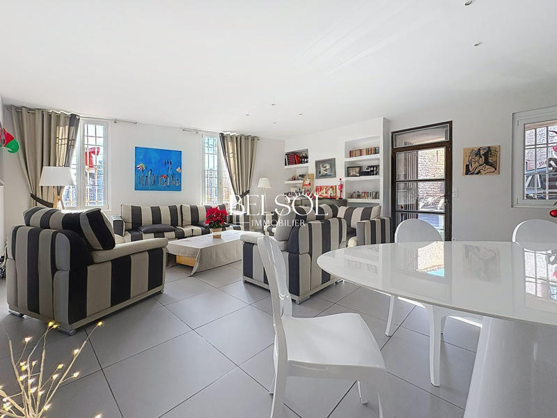 Maison - 458 m² - 7 pièces