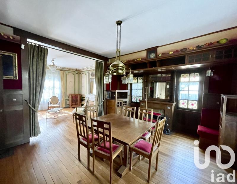 Maison - 205 m² - 9 pièces