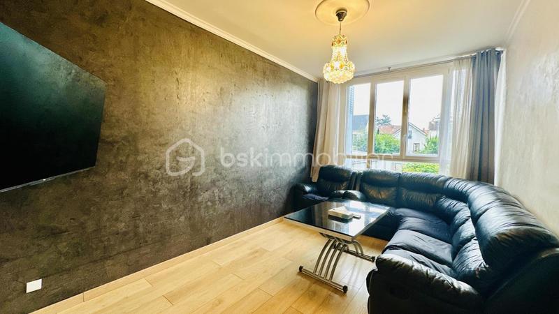 Maison - 185 m² - 9 pièces