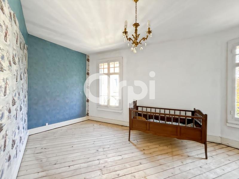 Maison de ville - 180 m² - 8 pièces