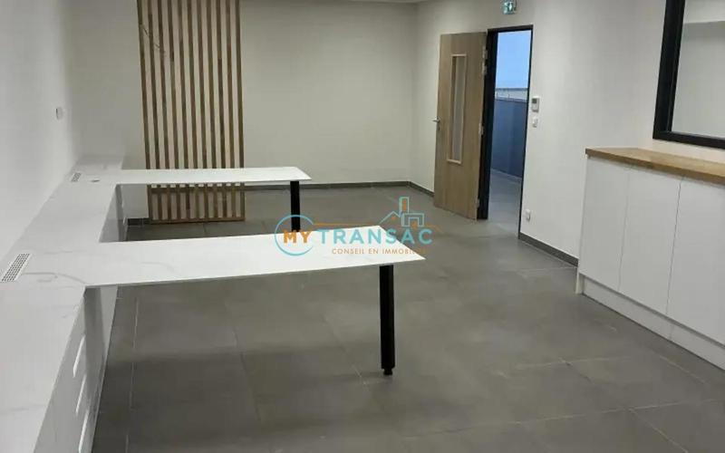 Local d'activité / Entrepôt - 1 200 m²