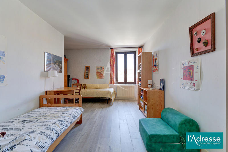 Maison - 324 m² - 8 pièces