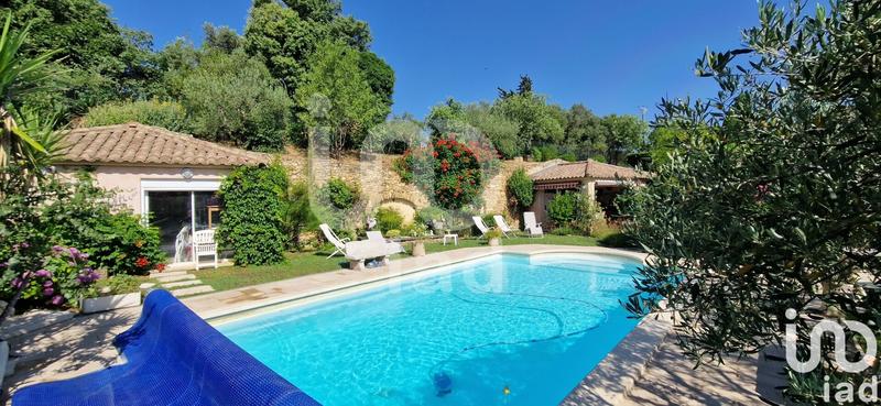 Maison - 205 m² - 6 pièces