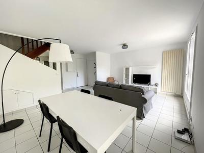 Appartement - 11 m² - 5 pièces