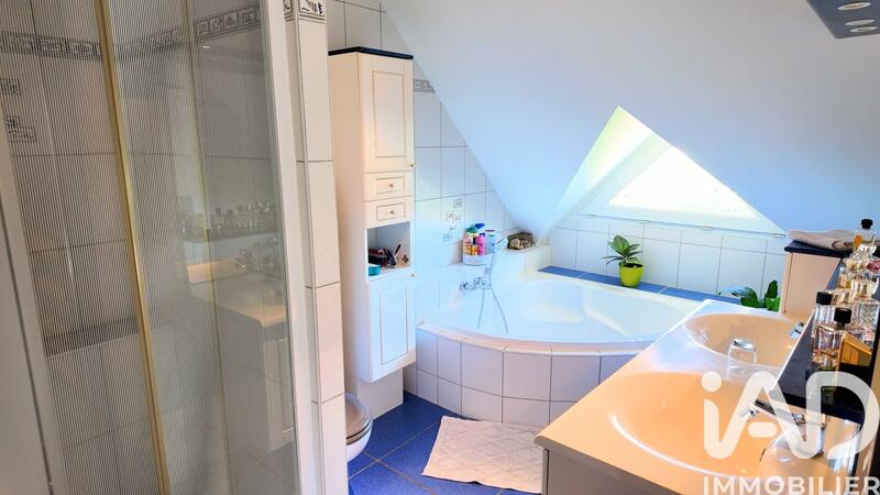 Maison - 93 m² - 5 pièces