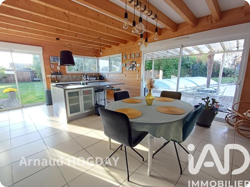 Maison - 196 m² - 7 pièces