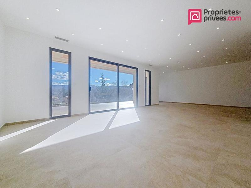 Villa - 142 m² - 6 pièces