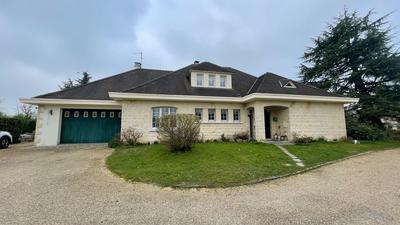 Maison - 212 m² - 8 pièces