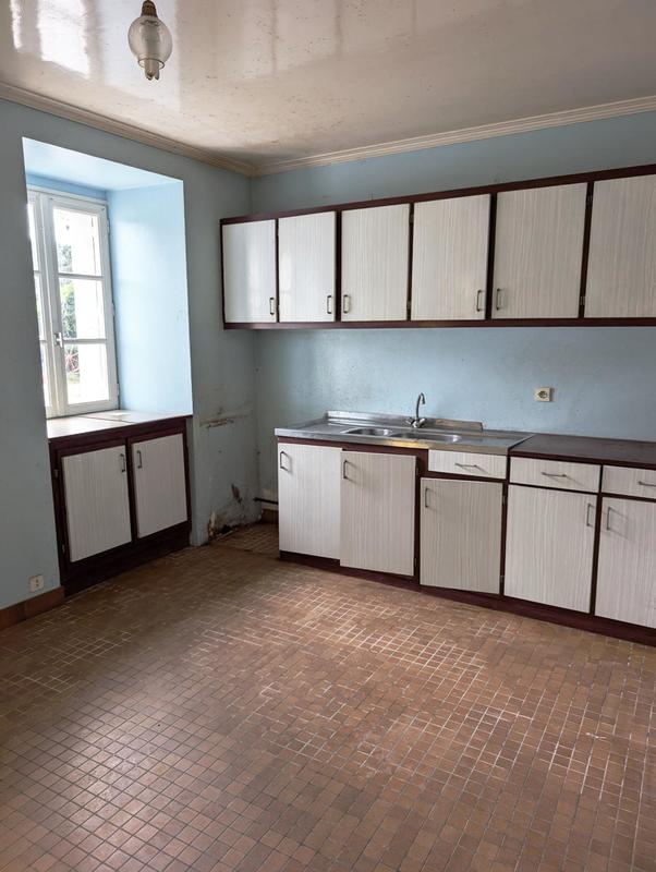 Maison - 168 m² - 10 pièces