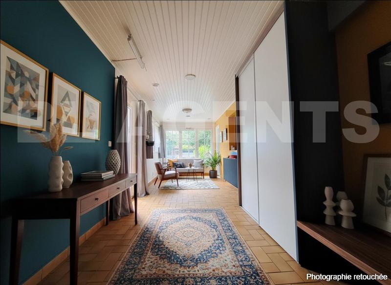 Maison - 275 m² - 8 pièces