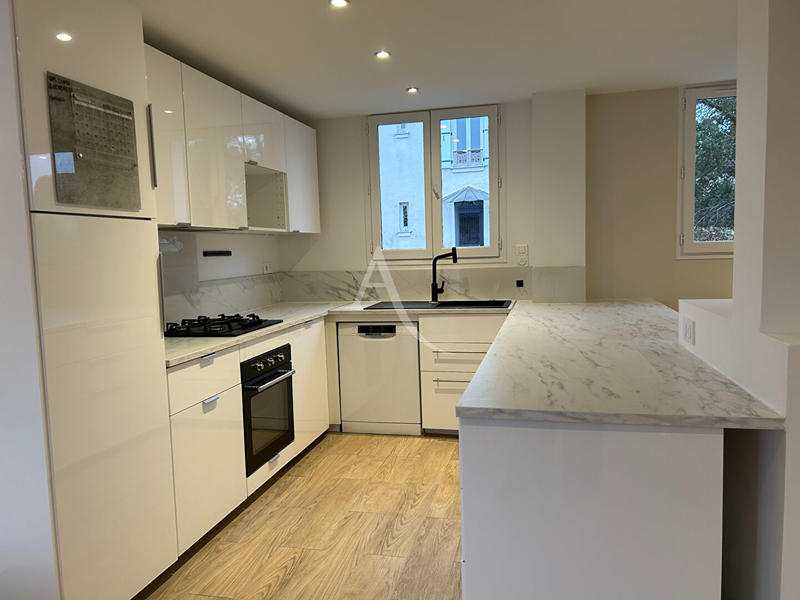 Maison - 95 m² - 6 pièces