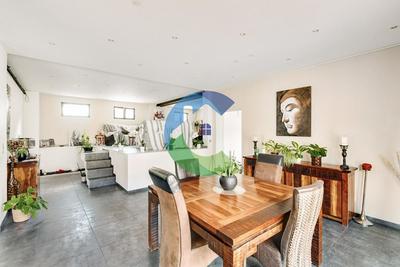 Maison - 247 m² - 7 pièces