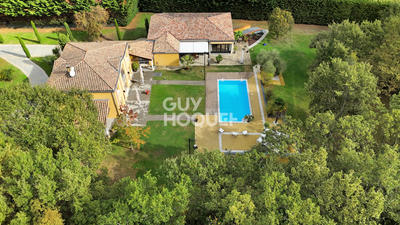 Demeure - 394 m² - 10 pièces