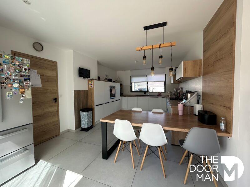 Maison - 200 m² - 7 pièces