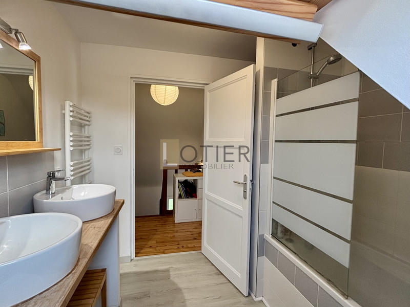 Maison - 104 m² - 6 pièces