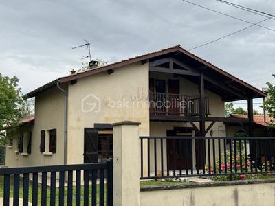 Maison - 135 m² - 6 pièces