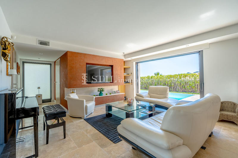 Villa - 293 m² - 9 pièces