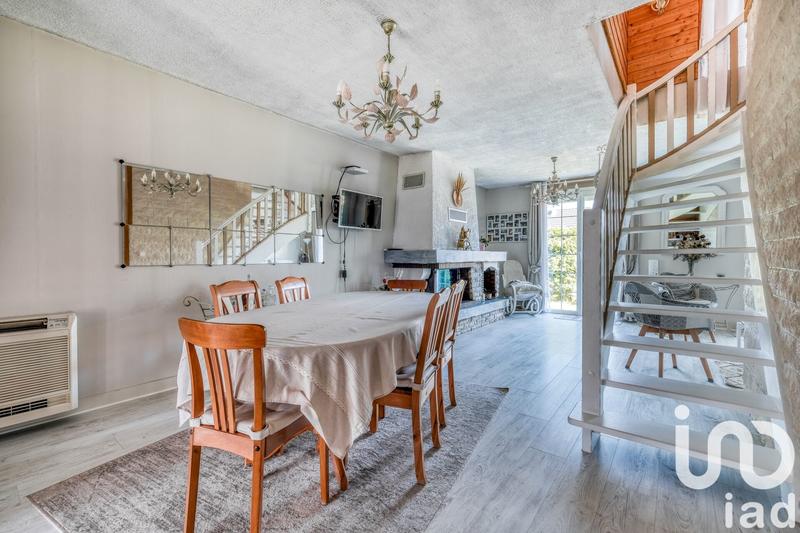 Maison - 187 m² - 8 pièces