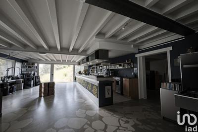 Local commercial - 297 m²