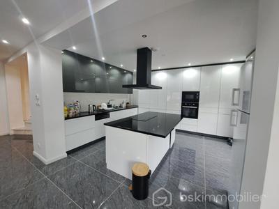 Maison - 140 m² - 6 pièces