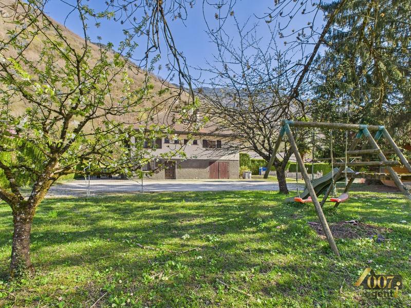 Maison - 224 m² - 7 pièces