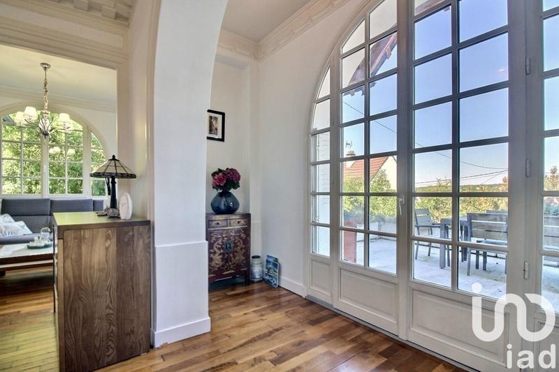 Maison - 200 m² - 7 pièces