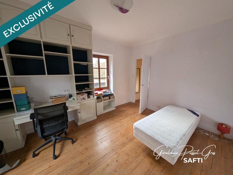 Maison - 334 m² - 12 pièces