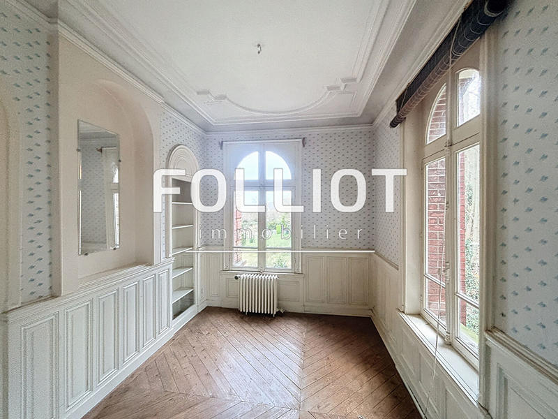 Maison - 382 m² - 15 pièces