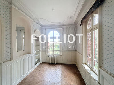 Maison - 382 m² - 15 pièces