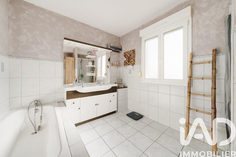 Maison - 140 m² - 5 pièces