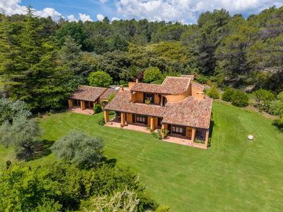 Propriété - 307 m² - 7 pièces