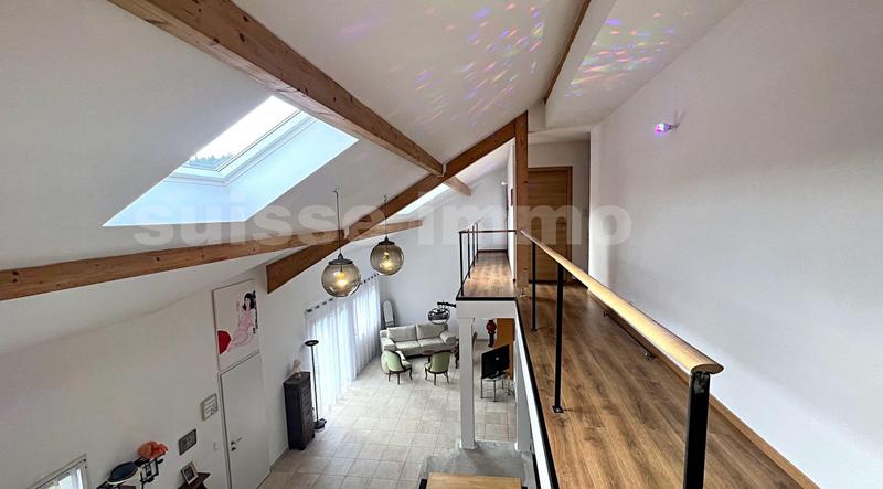 Maison - 275 m² - 9 pièces