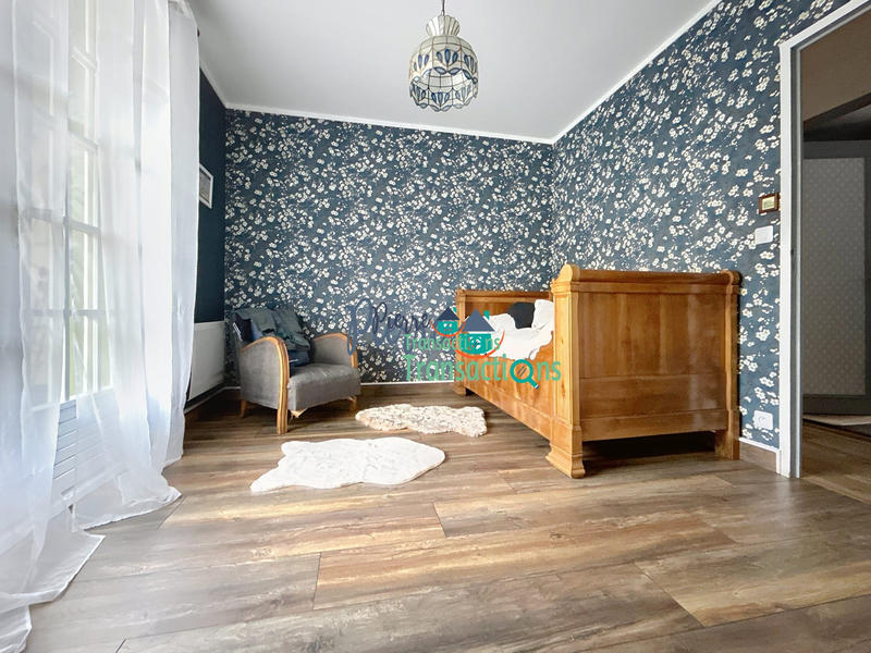 Maison - 236 m² - 7 pièces